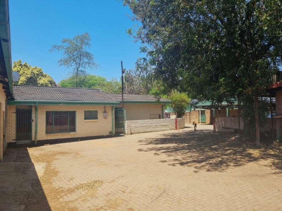 Commercial Property for Sale in Waterval East North West